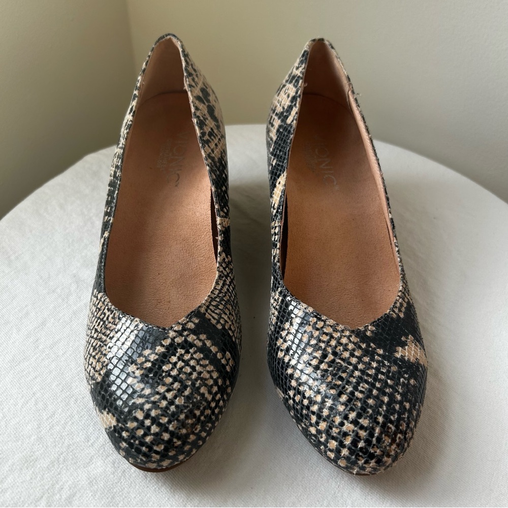 Vionic Snake-Print Wedge Pumps - Beige Black Size 7 - Picture 2 of 7